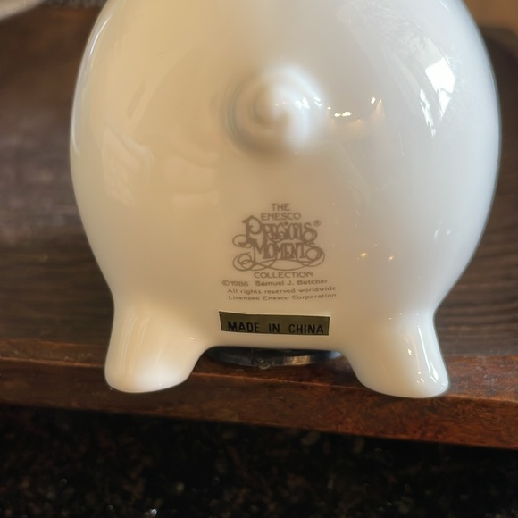 Enesco Precious Moments Collection Piggy Bank with Sweet Girl & Jesus Loves Me - Picture 5 of 7
